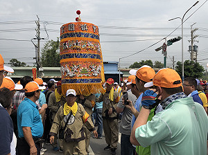 大甲媽回鑾龍井  虔誠信徒夾道恭迎