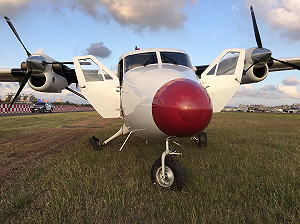 德安航空班機降落衝出跑道 小港機場關閉18航班受阻