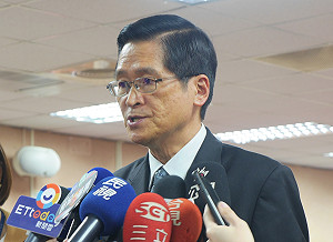 反軍改團體抗爭傷及無辜 國防部長嚴德發：嚴厲譴責