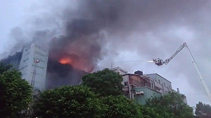 敬鵬工廠大火5消防殉職.2移工亡 總統：從優撫恤