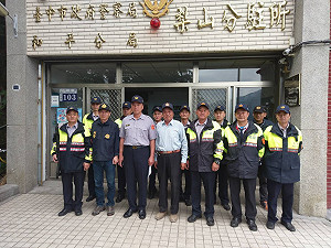 梨山茶葉開採  和平警「護農」威力巡邏