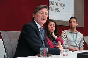 彭博總編：知識經濟時代  付費訂閱是大勢所趨