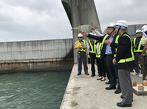 爭取自來水延管、商港開放垂釣 蔡其昌北中奔波