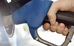 終止連三漲！明起汽油降0.1元 台塑柴油降0.1元