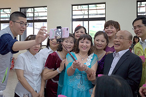 綠自推台北市長人選？蘇貞昌：黨中央會有智慧決定