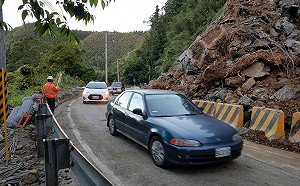 路通了！阿里山台18線76k落石區段管制放行