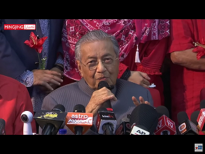 60年來第一次！馬來西亞政黨輪替  92歲前首相班師回朝