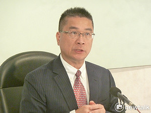 校園借調官員先就任再追任 徐國勇：和管中閔案不能相比