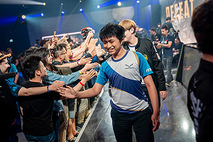 英雄聯盟季中賽》 手感正燙！ 閃電狼今日再戰RNG、FNC