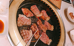 抵抗油煙店家！地方中央齊力管制