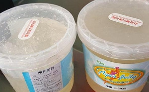 台北咖啡帝國出包！「寒天蒟蒻」 摻防腐劑遭強制下架