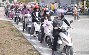 畢業季考照人潮多！監理站持續開放假日門市考照