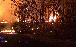世界末日？夏威夷火山冒藍色鬼火  恐引大爆炸