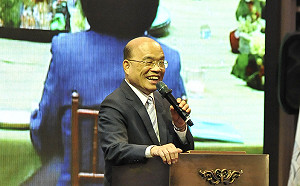 被指選戰大打總統牌 　蘇貞昌:侯才是違反行政中立的大鯨魚