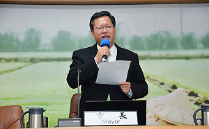 鄭文燦言機捷6月淨賺2億?   孫大千：若屬實，只做市長太屈才