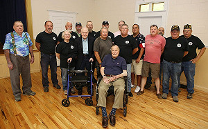 前1天才會老戰友  老布希太疲倦二度住院