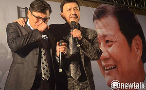 民進黨嘉義市黨部改選 「柔道男」之子黃大祐同額連任主委