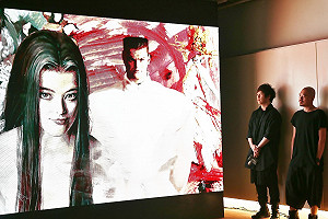 「千年一問 鄭問紀念展」 五月天阿信及陳奕仁導演向鄭問致敬