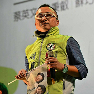 許富舜指柯文哲帶政治獻金回家被質疑有民進黨證 張益贍提3人打臉
