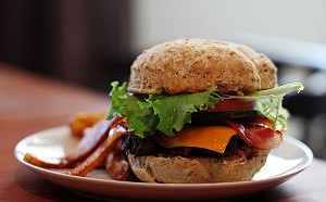 電影院禁帶外食 最爭議的是漢堡