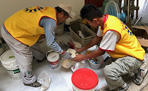 工會一起做公益 油漆工會協助低收老人粉刷住家