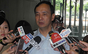 朱立倫挺侯批蘇：86年後市府急遽由正轉負