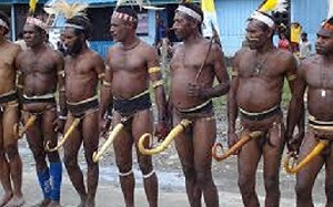 上課就是要帶寶貝套 印尼男大生宣揚傳統文化惹議