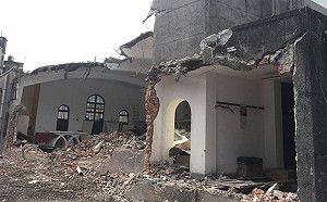 歷史建築遭偷拆 礁溪天主堂接近「毀容  」