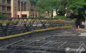 軍人年改將審先戒備? 政院拉起拒馬防衝突