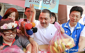 侯友宜促銷鳳梨香蕉  10分鐘被搶購一空