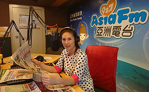 終結藍綠內耗 廣播一姐謝美英無色參選中壢議員