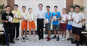 見9位會考成績優異生  林右昌勉勵：成為基隆、台灣之光 