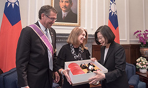 蔡英文贈勳哈博眾議員：台旅法是台美關係良好的證明