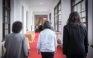 蔡英文IG俏皮發文 : 用髮型猜猜是誰 你認得出第三人嗎?