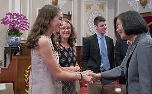 接見非洲蚊帳大使 蔡英文盼協助人類遠離瘧疾威脅