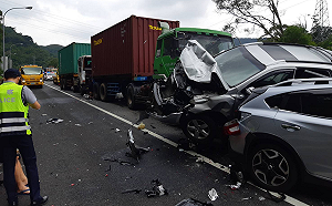 端午連假》首日「撞況」多！國道多起事故堵車塞爆