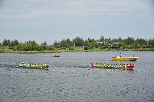 雲林首屆龍舟賽！李進勇為參賽隊伍打氣