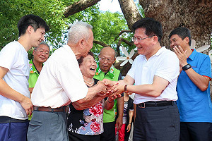 中市敬老愛心卡再增新功能  可折抵計程車及就醫費