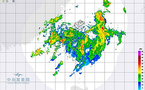 南台灣雨勢持續 東沙島熱低壓恐形成第七號颱風