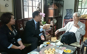 黃偉哲展開請益之旅  首先拜會黃崑虎