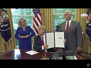 簽署行政命令 川普：讓移民家庭不被拆散  團聚在一起