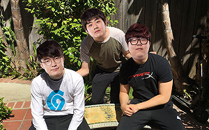 《英雄聯盟》SKT冠軍選手全坐板凳！網友怒噴：教練才該下替補