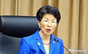 姚人多架空 張小月  張：人多好辦事