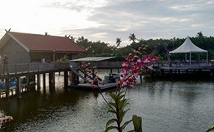 印尼絕美夕陽 丹絨巴夏美景遠塵囂