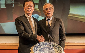 日在台碎裂古瓷盤 故宮巧手修復留下兩條金線