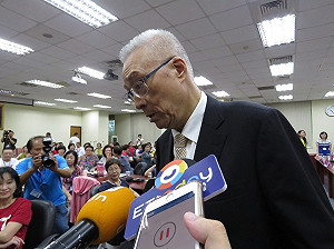 又是鄉土發語詞？吳敦義遭批「無主席」再爆粗口