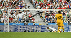 睽違36年重返32強  秘魯2：0淘汰澳洲   首球首勝入袋