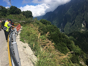 巨陞董座夫妻繩索互綁    花蓮墜崖雙亡