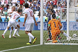 與歐洲隊交戰詛咒發威  日本0比1輸波蘭  但仍驚險進16強