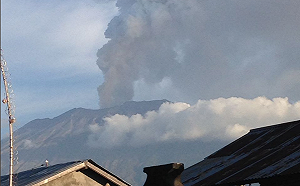 峇里島火山噴發 印尼發布橘色飛安警戒